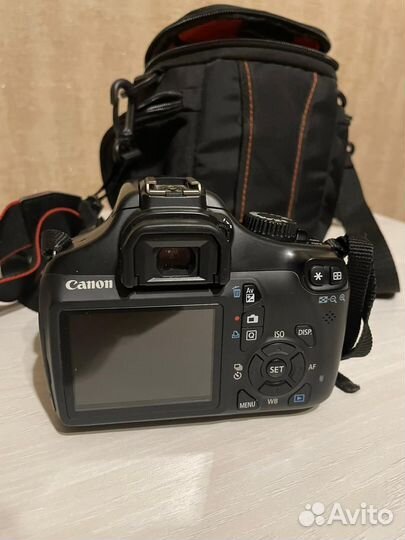 Зеркальный фотоаппарат Canon 1100d