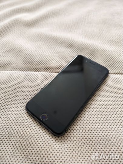 iPhone 8, 64 ГБ