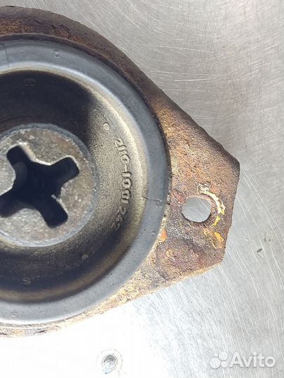 Опора двигателя правая Vaz 2110