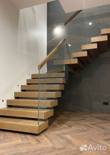 Лестница на второй этаж LES-5201