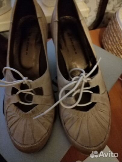 Женские туфли