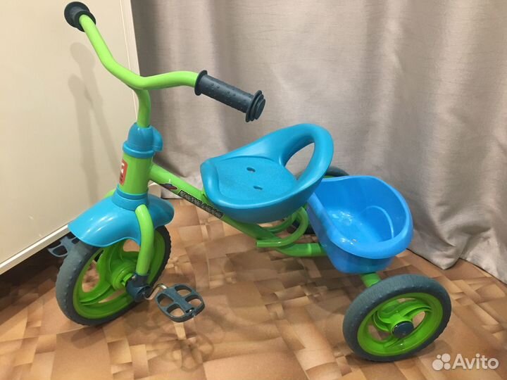 Трехколесный велосипед