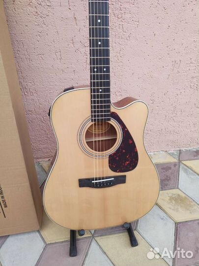 Гитара Yamaha FX370+комплект