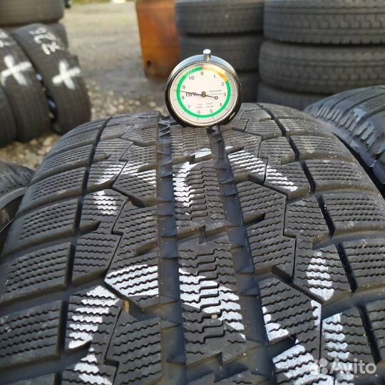 Toyo Observe Garit GIZ 235/50 R17 96Q