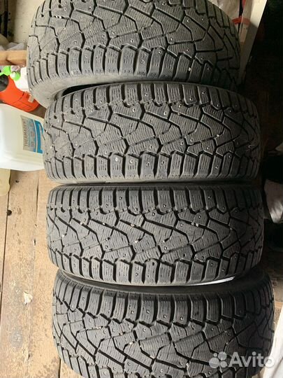 Pirelli Ice Zero 215/50 R17