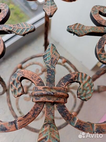 Кованая цветочница