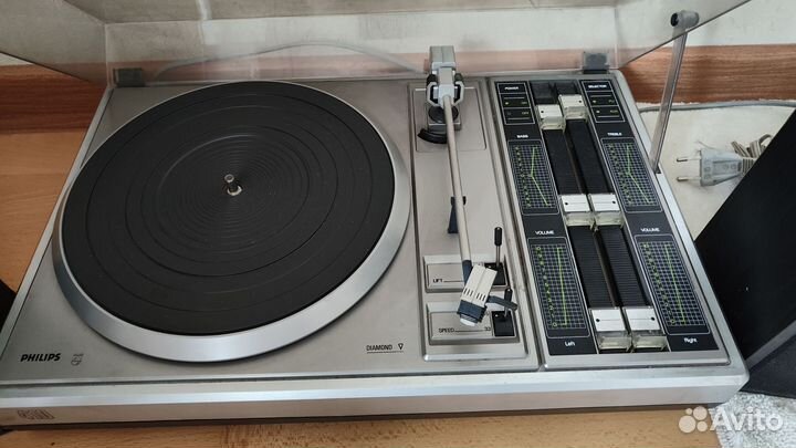 Проигрыватель винила Philips 22 AF410/00 бу