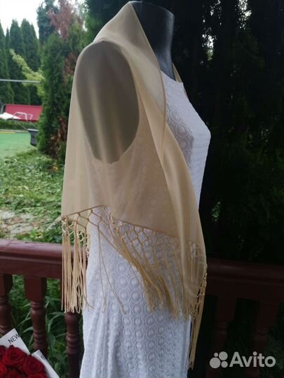 Светло бежевая косынка