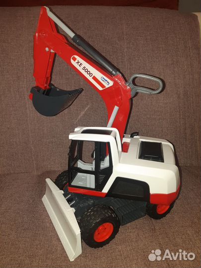 Экскаватор bruder xe 5000