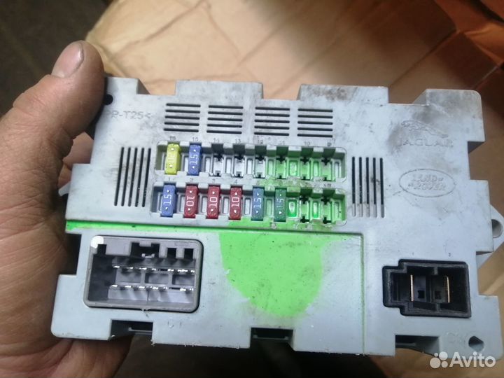 Блок предохранителей Range Rover Sport 2 Evoque