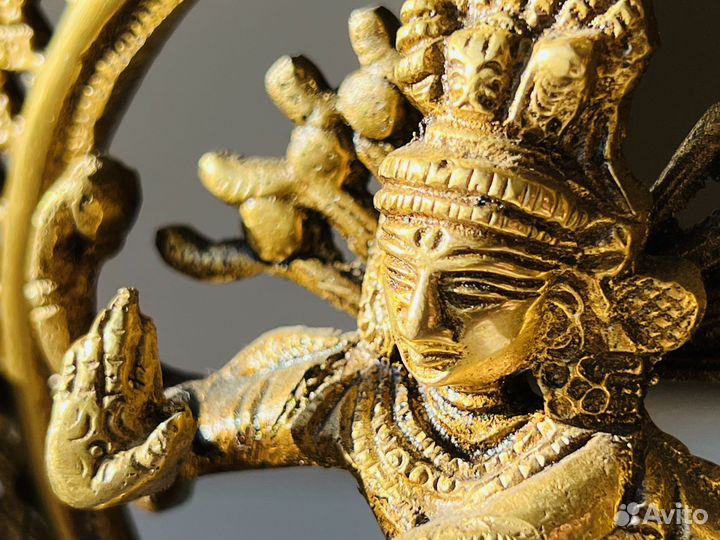 Четки, статуэтка Шивы, Петуха и др