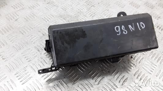 Блок предохранителей mitsubishi L200 K4T (98N10M10