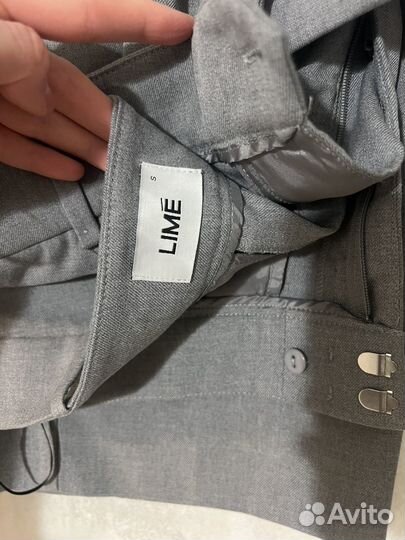 Серый костюм Lime