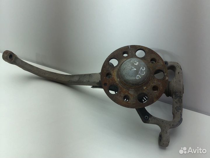 Передний левый поворотный кулак Мерседес w220