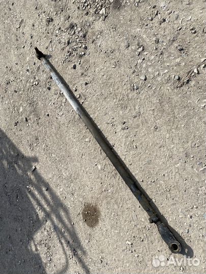 Тяга рулевая продольная к подруливающему мосту Ive