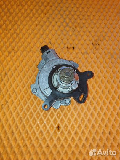 Насос вакуумный Volvo V40