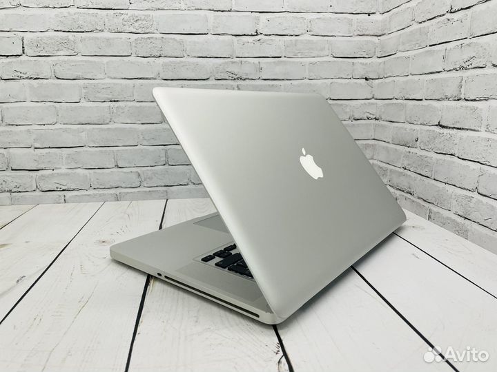 Макбук Apple MacBook Pro