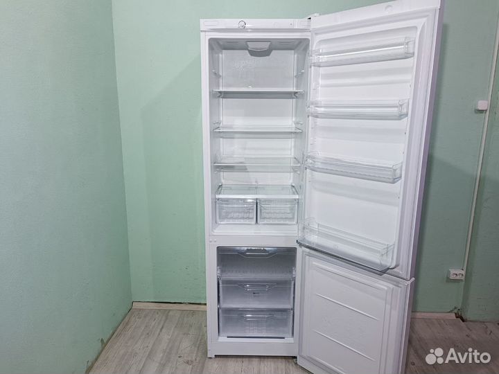 Холодильник Indesit DS320W 2020 года Гарантия