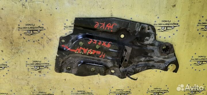 Площадка под аккумулятор Nissan Juke