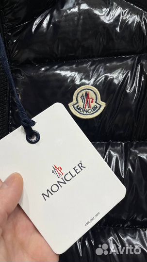 Жилетка moncler с капюшоном