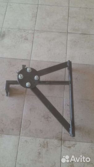 Кронштеин запаски ларгус