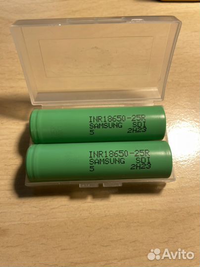 Зарядное устройство 18650 + два акб samsung