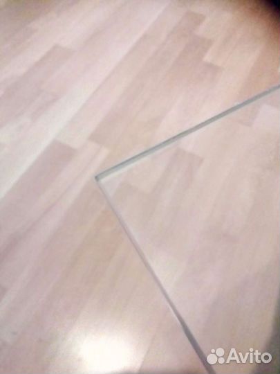 Стеклянные полки для витрин и шкафов