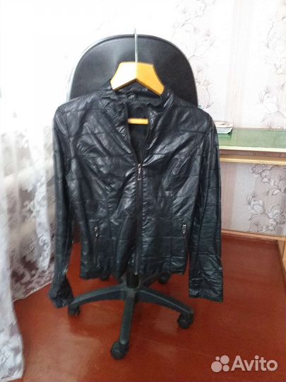 Куртки новые