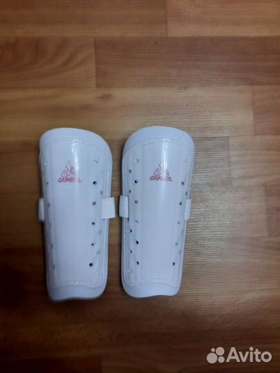 Футбольные щитки