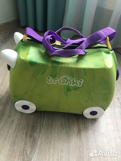 Чемодан на колесах детский