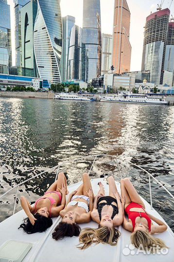 Прогулки на катере/яхте по центру Москвы