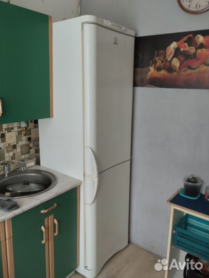 Двухкамерный холодильник бу