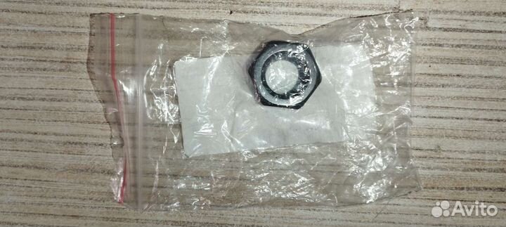 Гайка крепления приемной трубы глушителя Hyundai