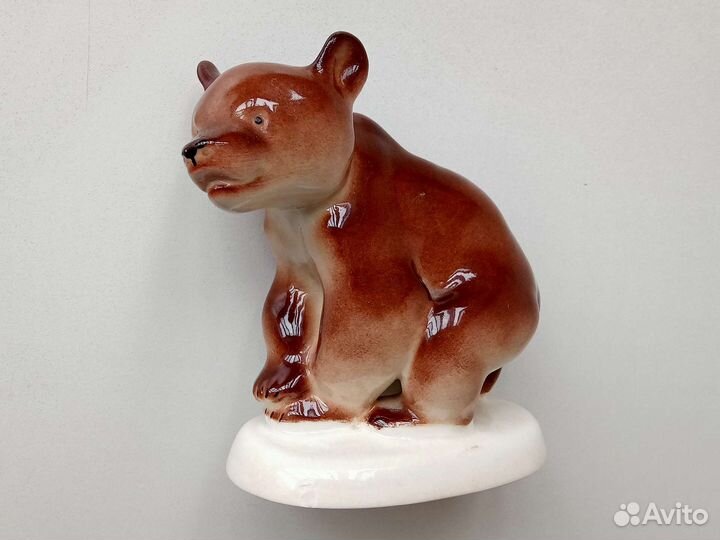 Статуэтка Бурый медвежонок. лфз.Фарфор СССР