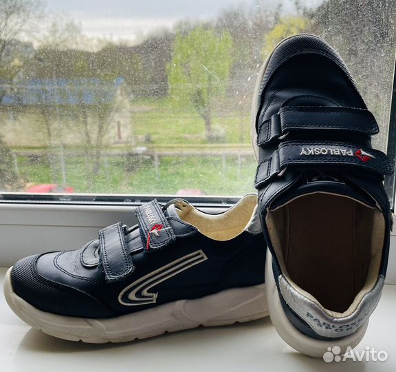 Кожаные кроссовки