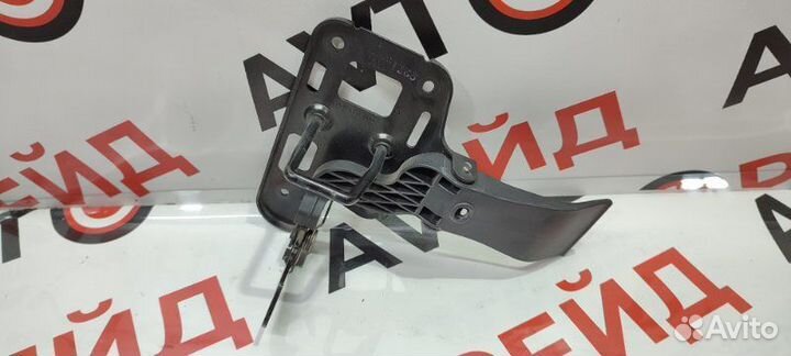 Замок капота Audi Q5 8R cdnc 08.10.2009