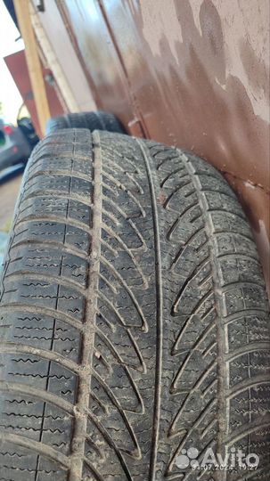 Goodyear UltraGrip 8 Performance 225/55 R16