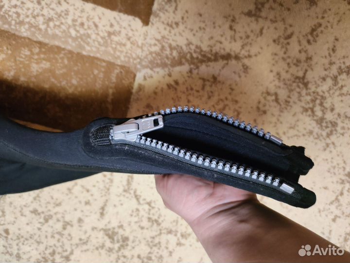 Сухой гидрокостюм