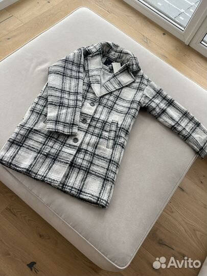 Пальто в клетку zolla новое xs