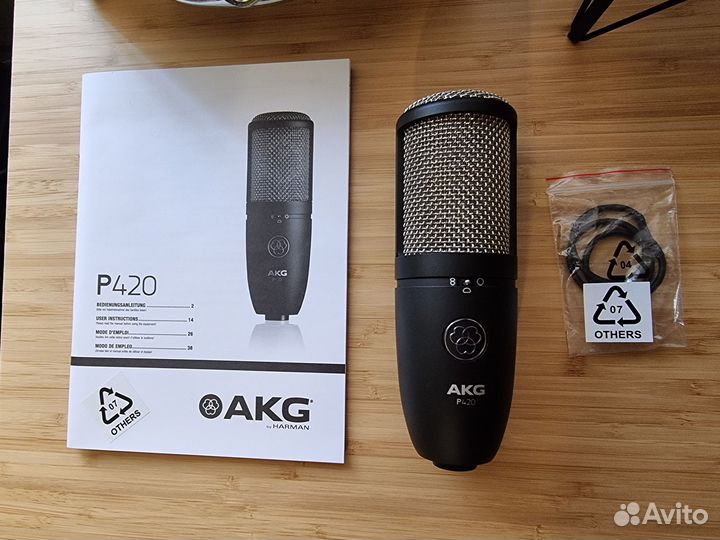 Студийный микрофон AKG P-420