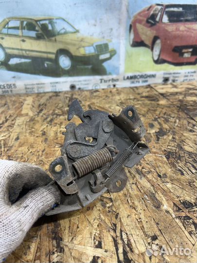 Замок капота Мицубиси Паджеро 3 V70