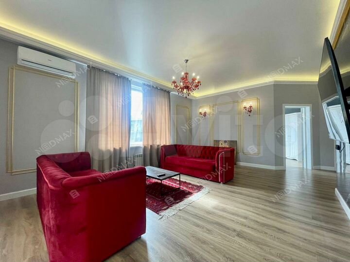 3-к. квартира, 103 м², 2/3 эт.