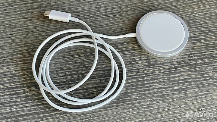 Беспроводная зарядка magsafe