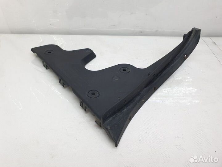 Кронштейн бампера задний правый Audi A6 C6 3.2