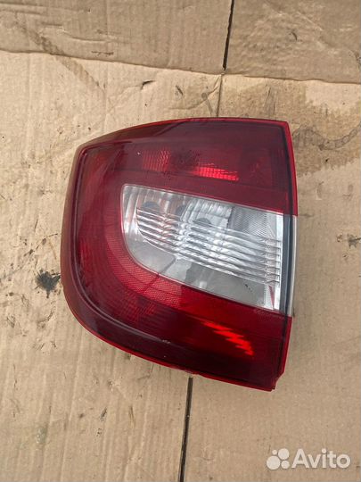 Фонарь задний левый Skoda Rapid 1