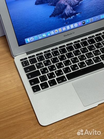 Apple MacBook Air (11-inch. Mid 2012)