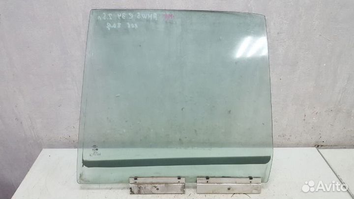 Заднее правое стекло BMW e34