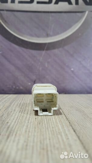 Датчик включения стоп сигнала Лягушка infiniti QX6