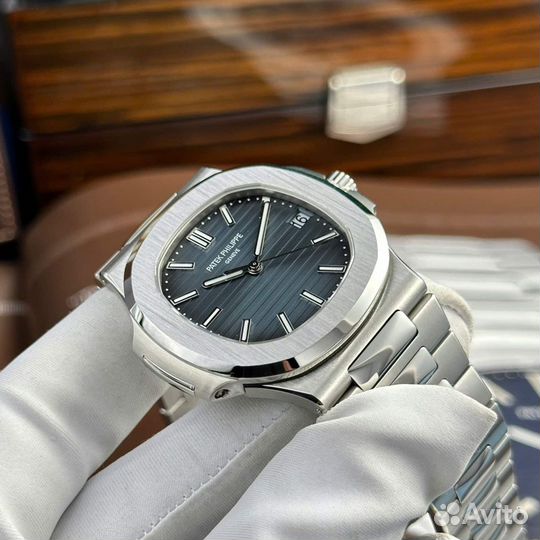 Часы Patek Philippe Nautilus 5711/1A-010 Blue