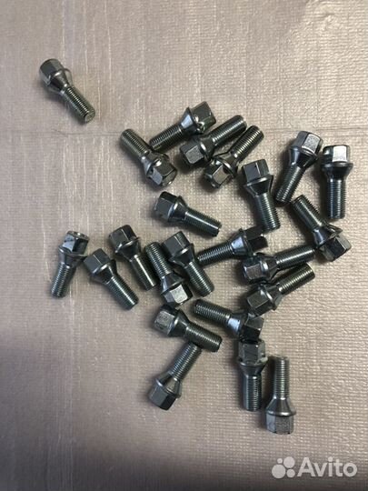 Болт колёсный М12х1,5 L28